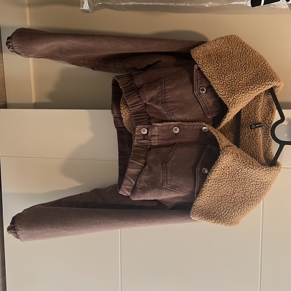 Pretty Little Thing crop Jean Jacket - Picture 1 of 9